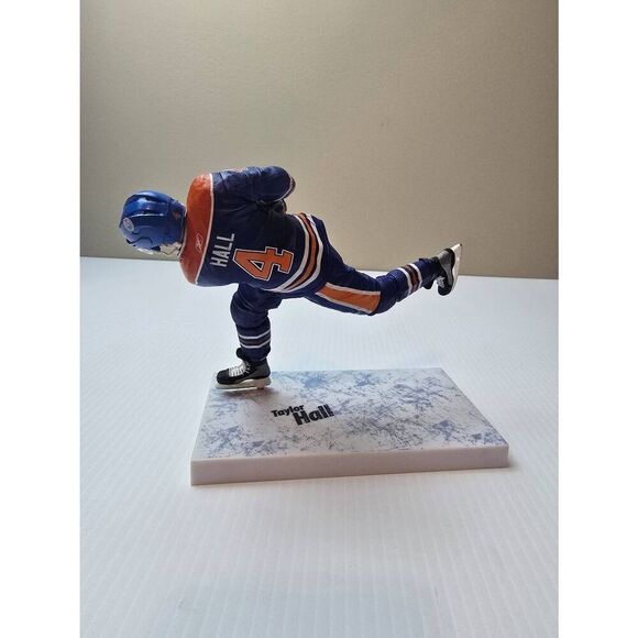 Edmonton Oilers Ryan Hall NHL Figure - Picture 1 of 6
